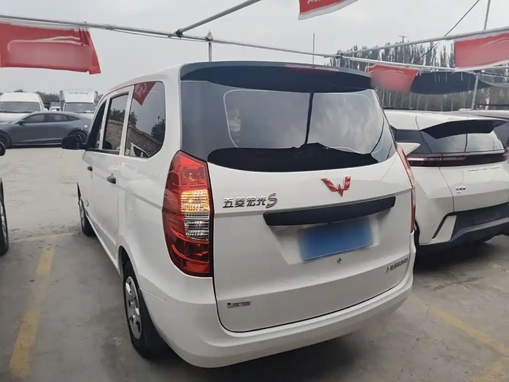 Wuling Hongguang — миниатюра 5