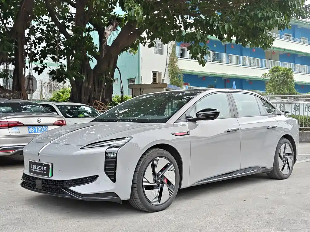 Hongqi Hongqi EH7 2025