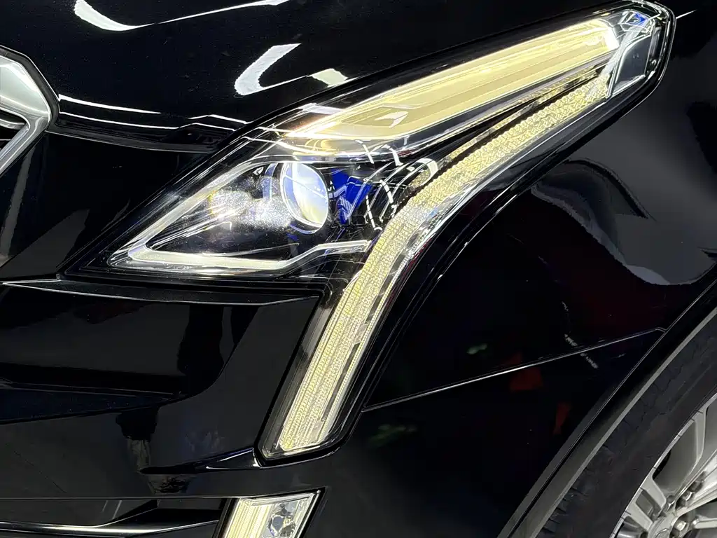 Cadillac XT5 — миниатюра 3