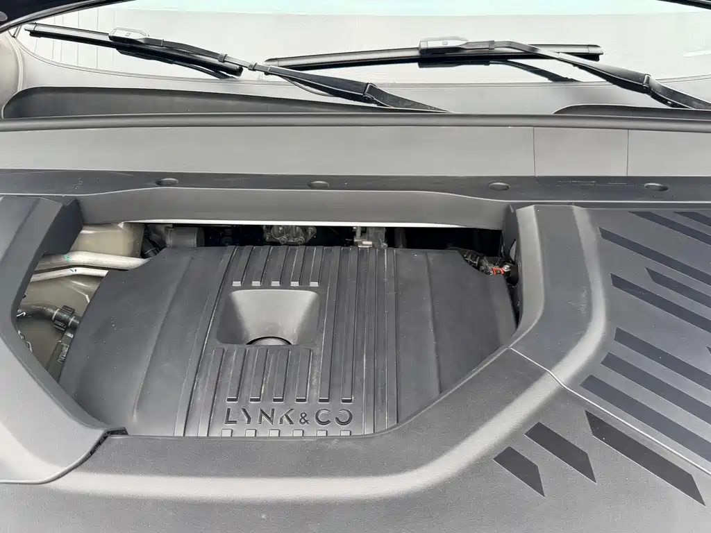 Lynk & Co 900 — миниатюра 17