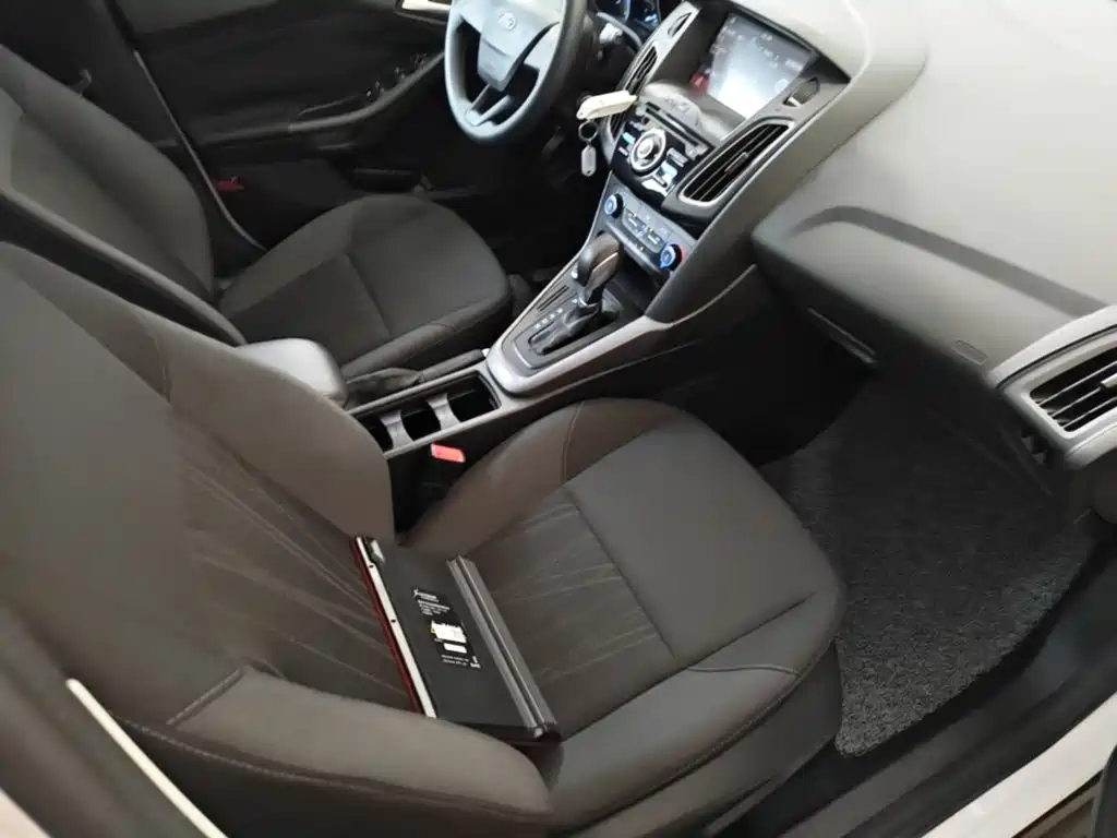 Ford Focus — миниатюра 25