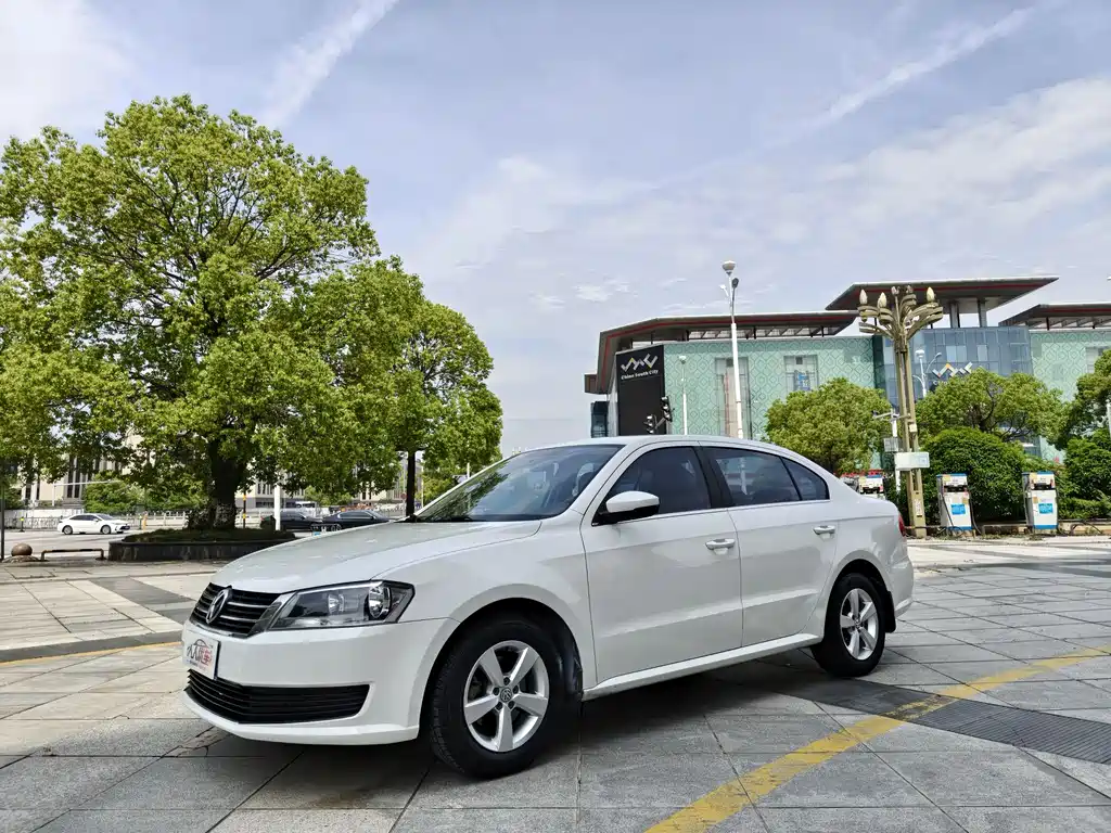 Volkswagen Lavida 2015