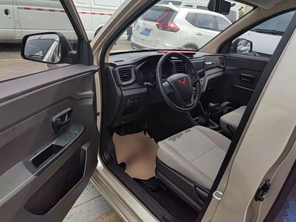 Wuling Hongguang V — миниатюра 16