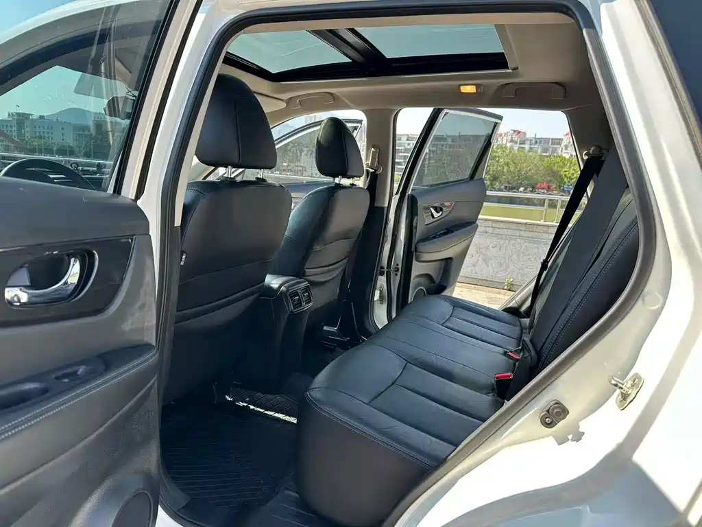 Nissan X-Trail — миниатюра 6