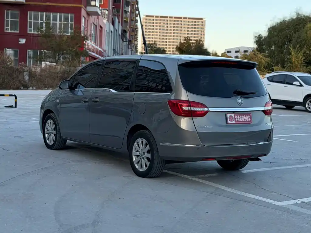 Buick GL8 — миниатюра 5