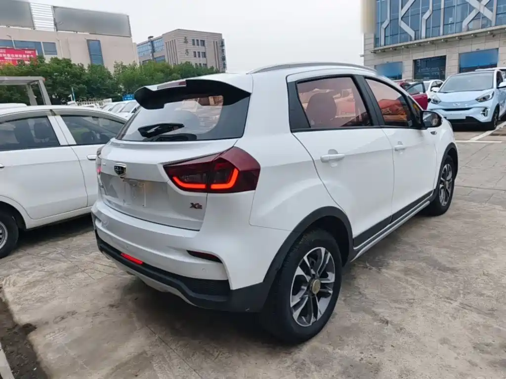 Geely Vision X3 — миниатюра 7