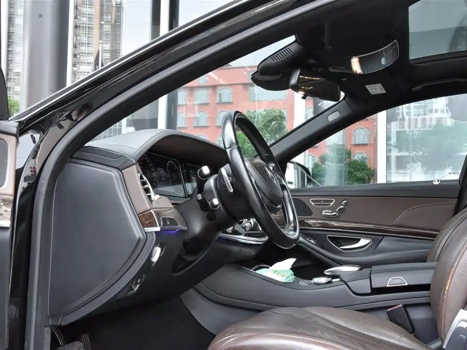 Mercedes-Benz S-Class — миниатюра 12