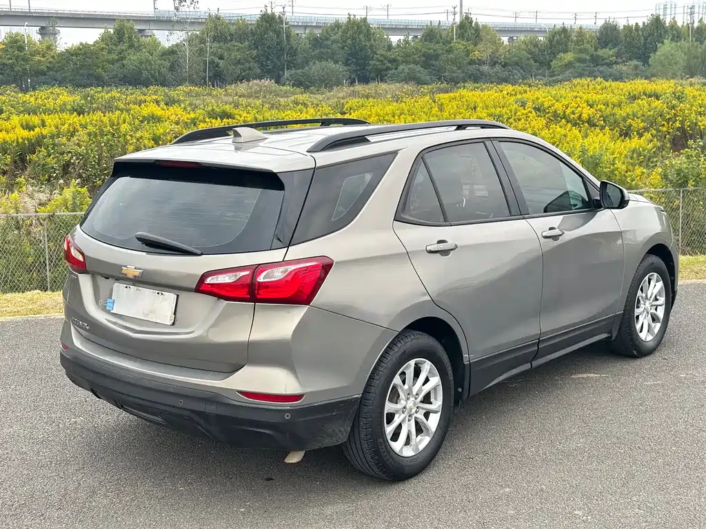 Chevrolet Equinox — миниатюра 15