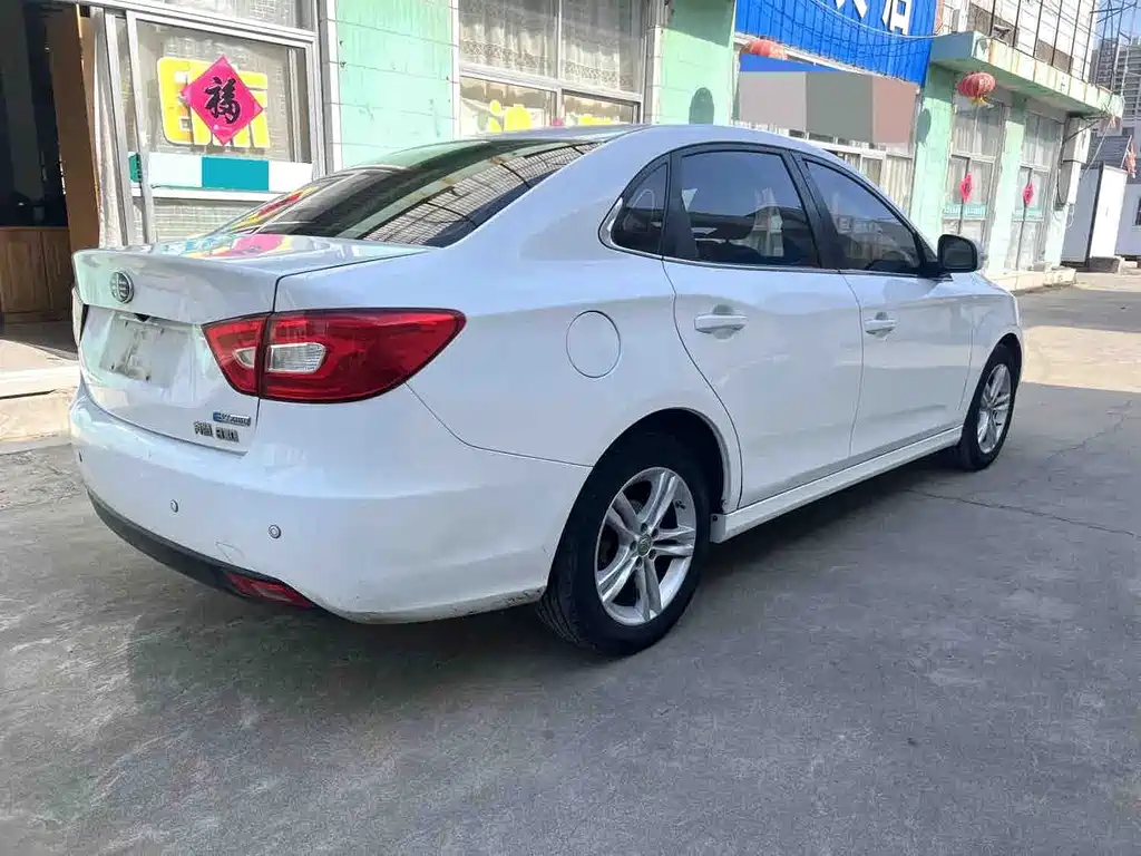 Bestune B30EV — миниатюра 7