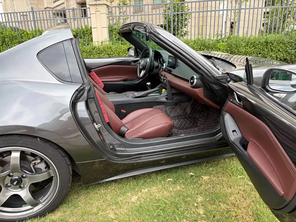 Mazda MX-5 — миниатюра 8