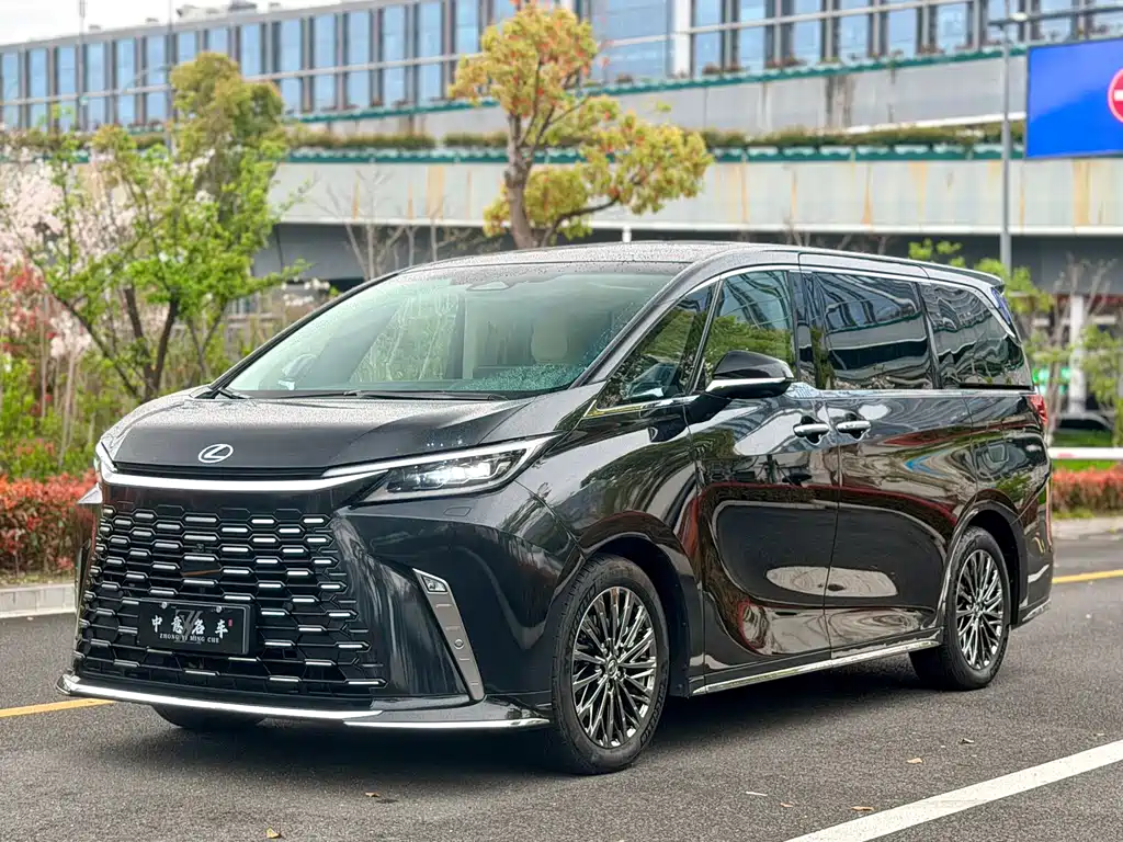 Lexus LM 2024