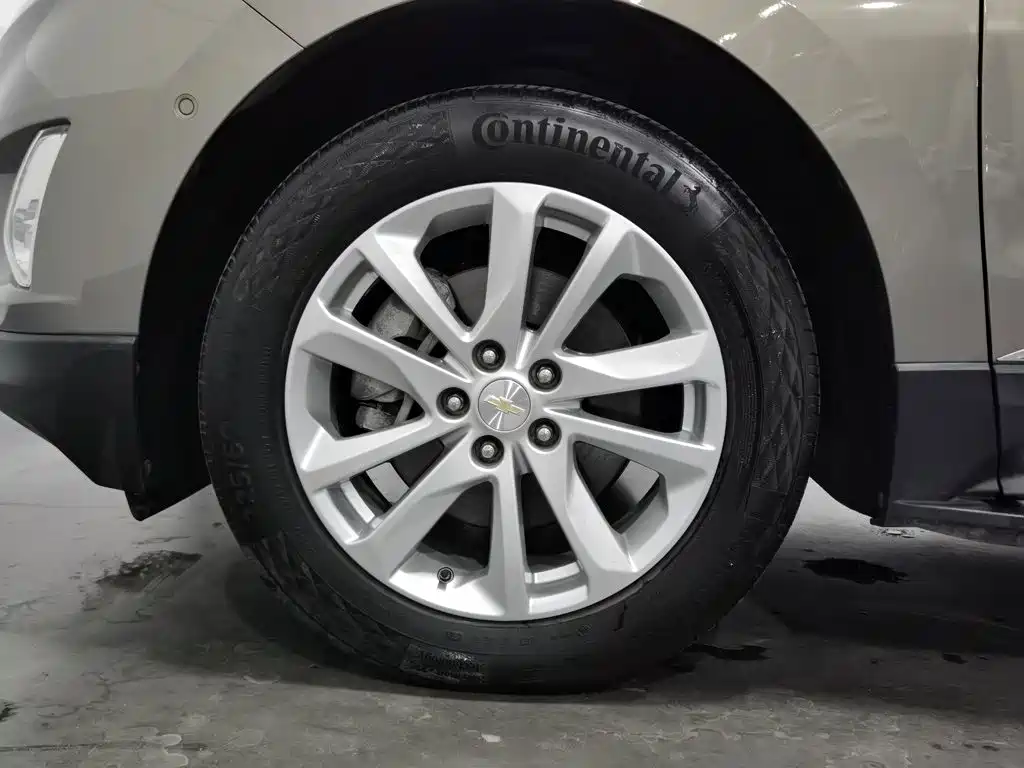 Chevrolet Equinox — миниатюра 17