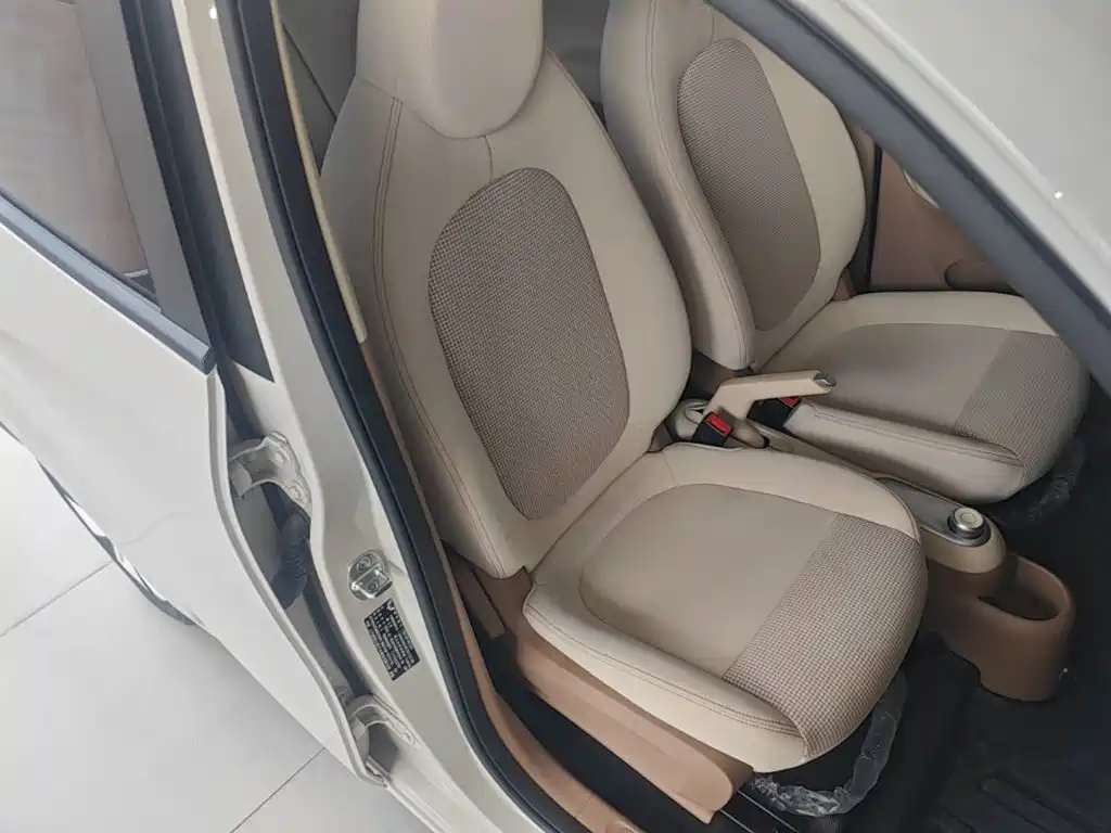 Wuling MINIEV — миниатюра 25