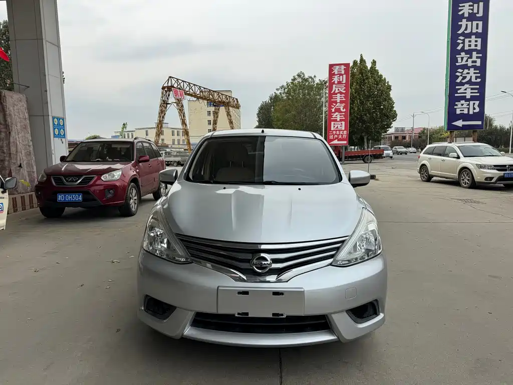 Nissan Livina — миниатюра 2