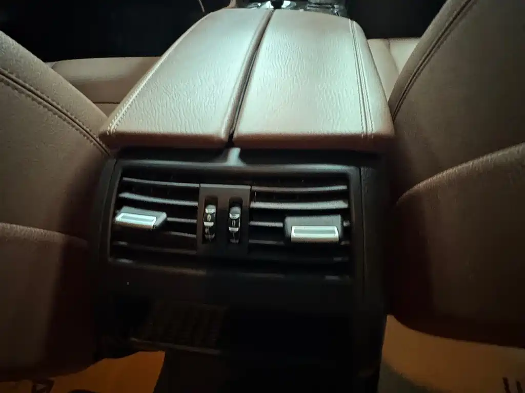 BMW 5 Series — миниатюра 12