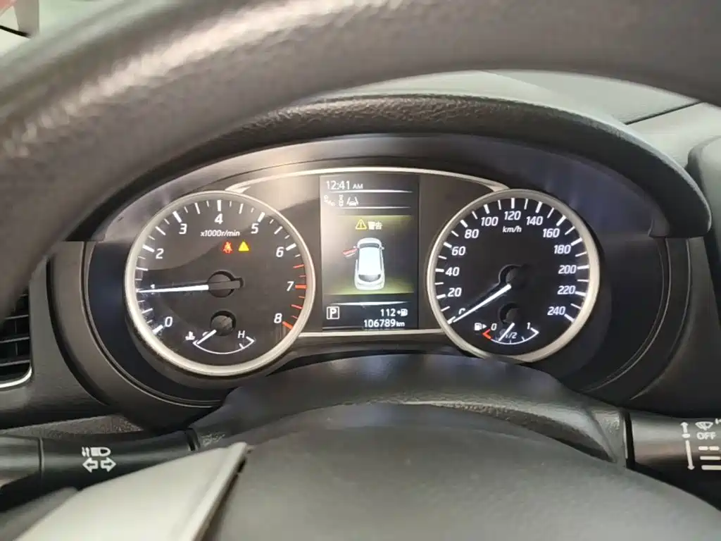 Nissan Tiida — миниатюра 12
