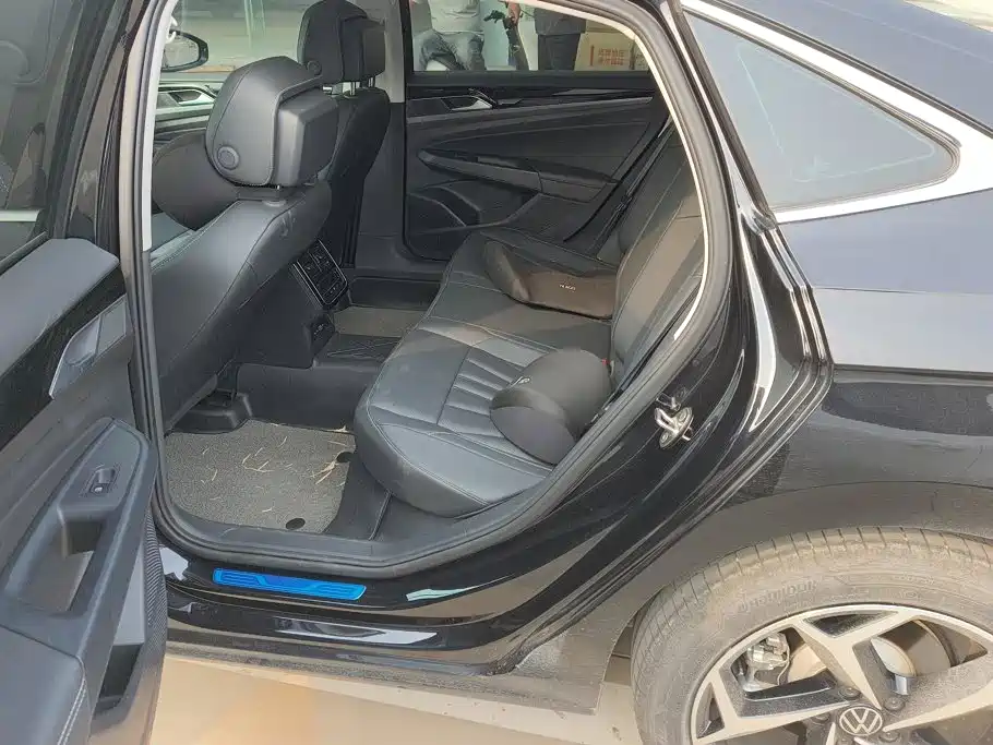 Volkswagen Passat — миниатюра 11