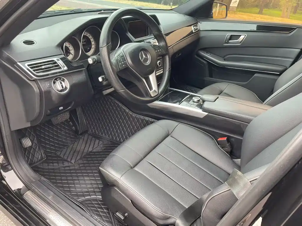 Mercedes-Benz E-Class — миниатюра 7