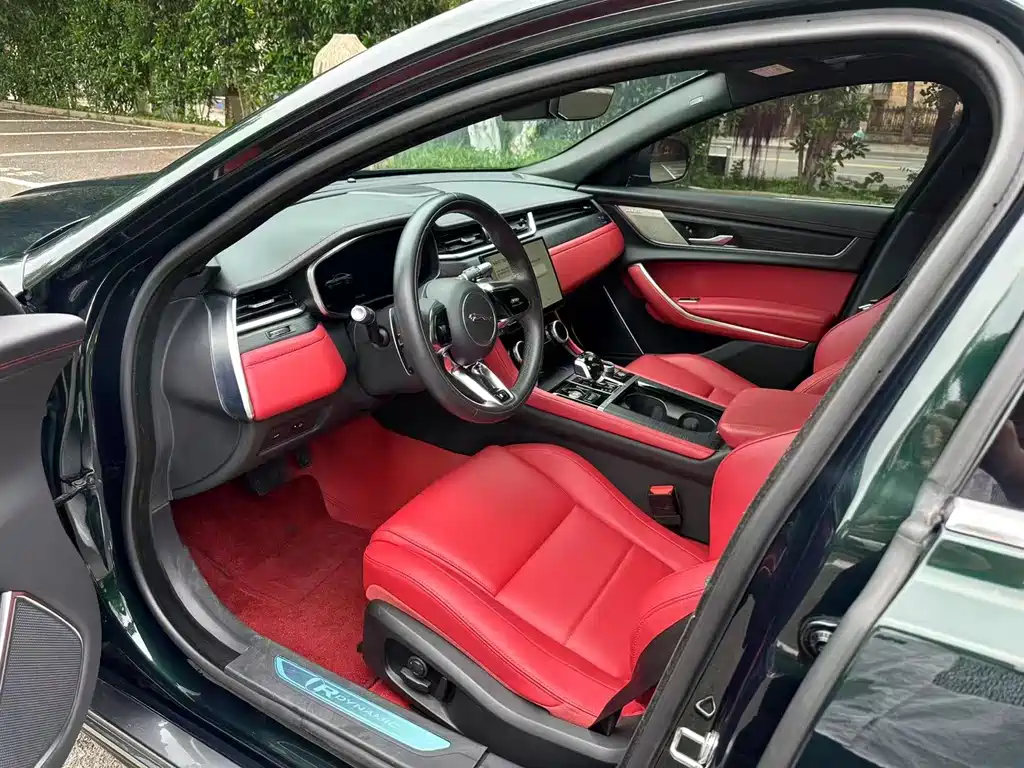 Jaguar XFL — миниатюра 4