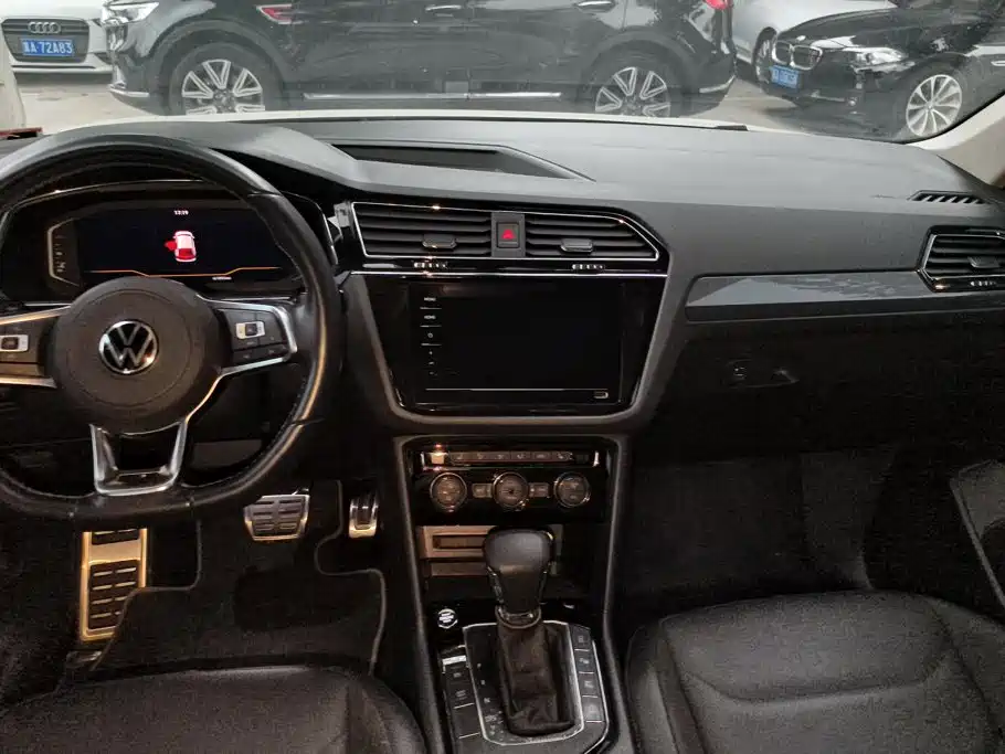 Volkswagen Tiguan L — миниатюра 13