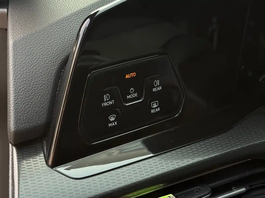Volkswagen Golf GTI — миниатюра 11