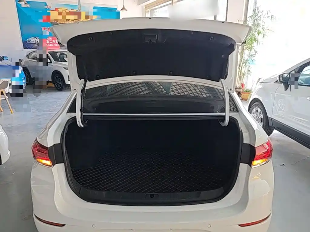 Buick Excelle — миниатюра 19
