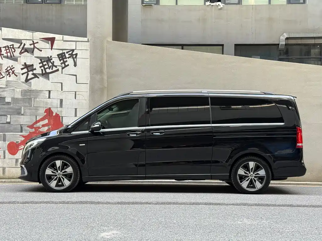 Mercedes-Benz V-Class — миниатюра 7