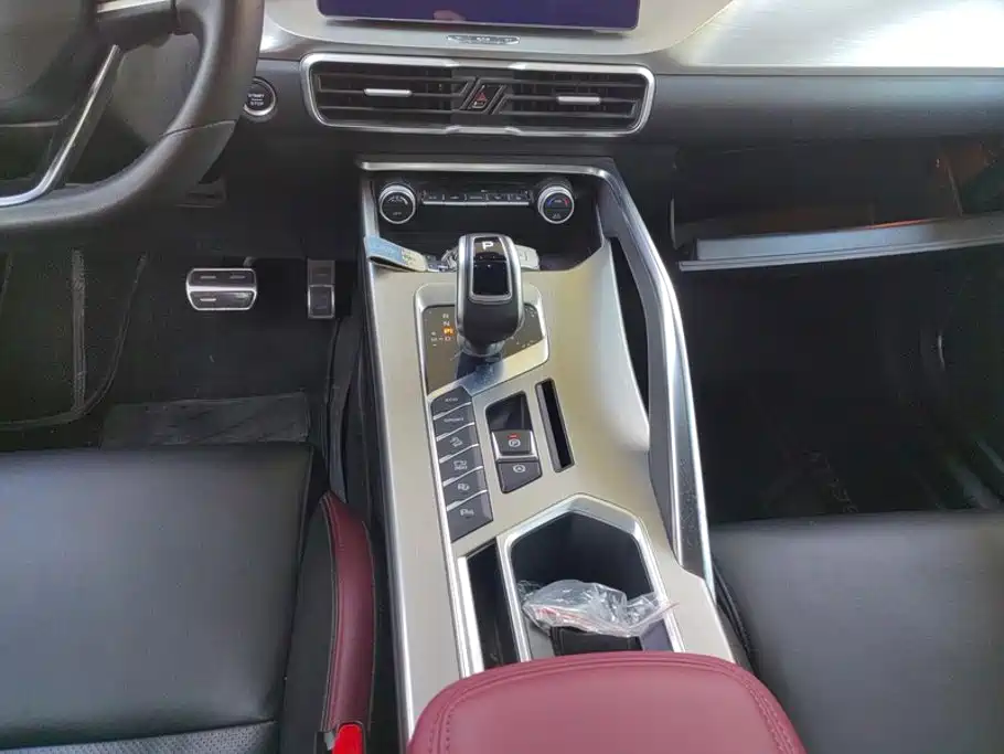 Geely Binyue — миниатюра 16