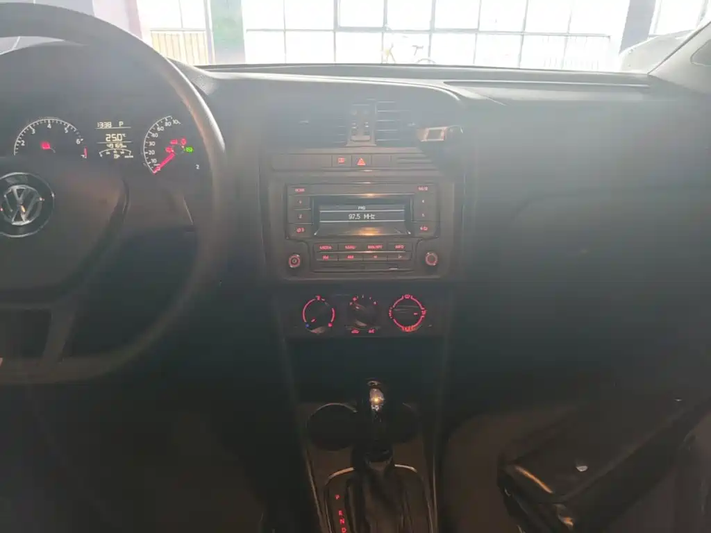 Volkswagen Polo — миниатюра 13