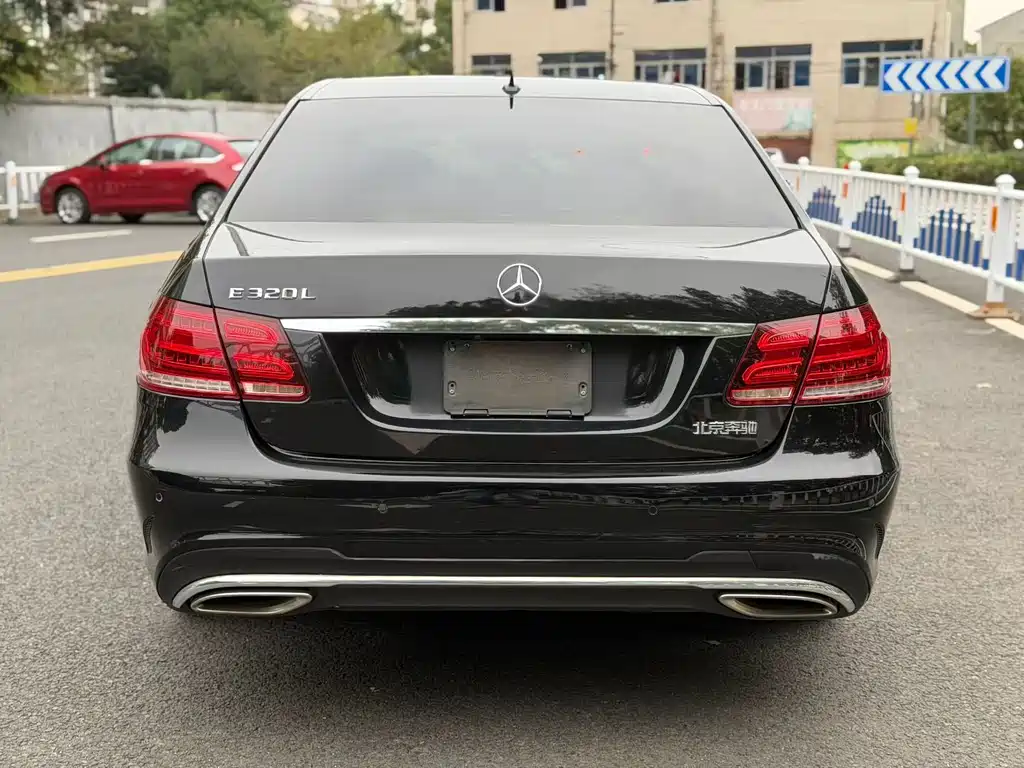 Mercedes-Benz E-Class — миниатюра 9