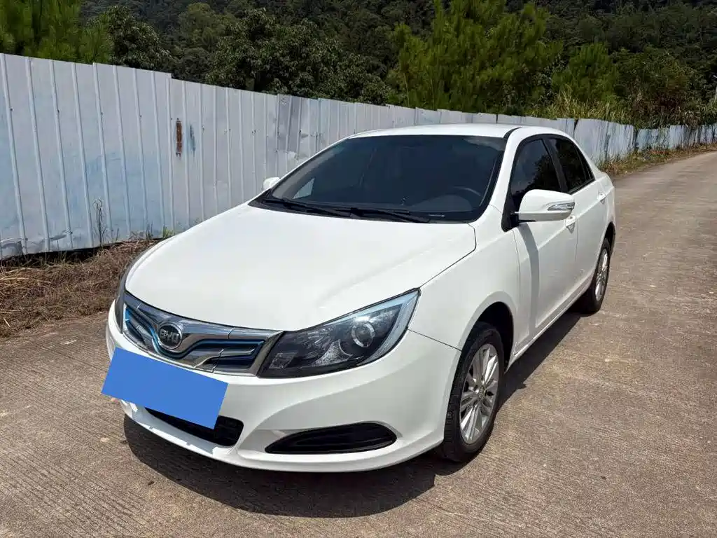 BYD e5