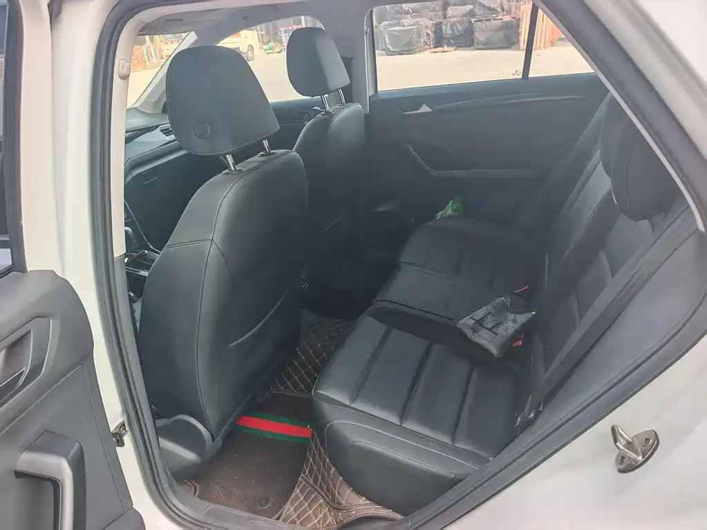 Volkswagen T-Roc — миниатюра 5