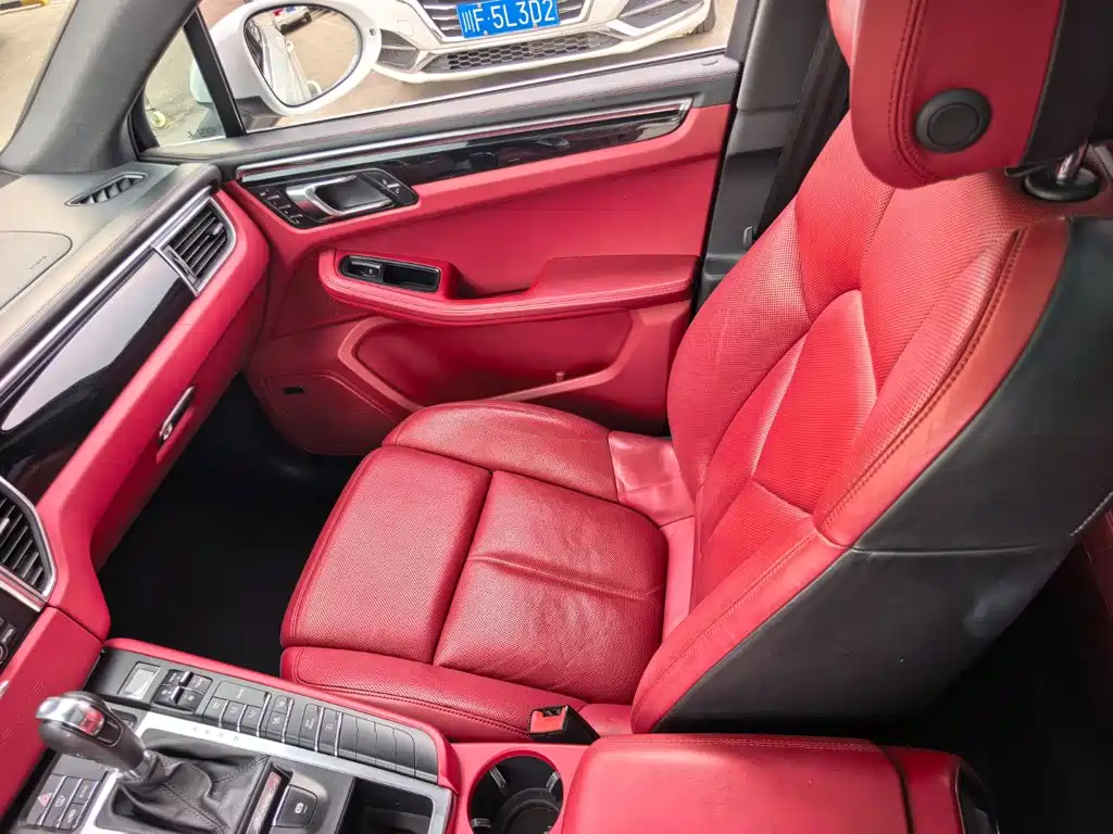 Porsche Macan — миниатюра 12