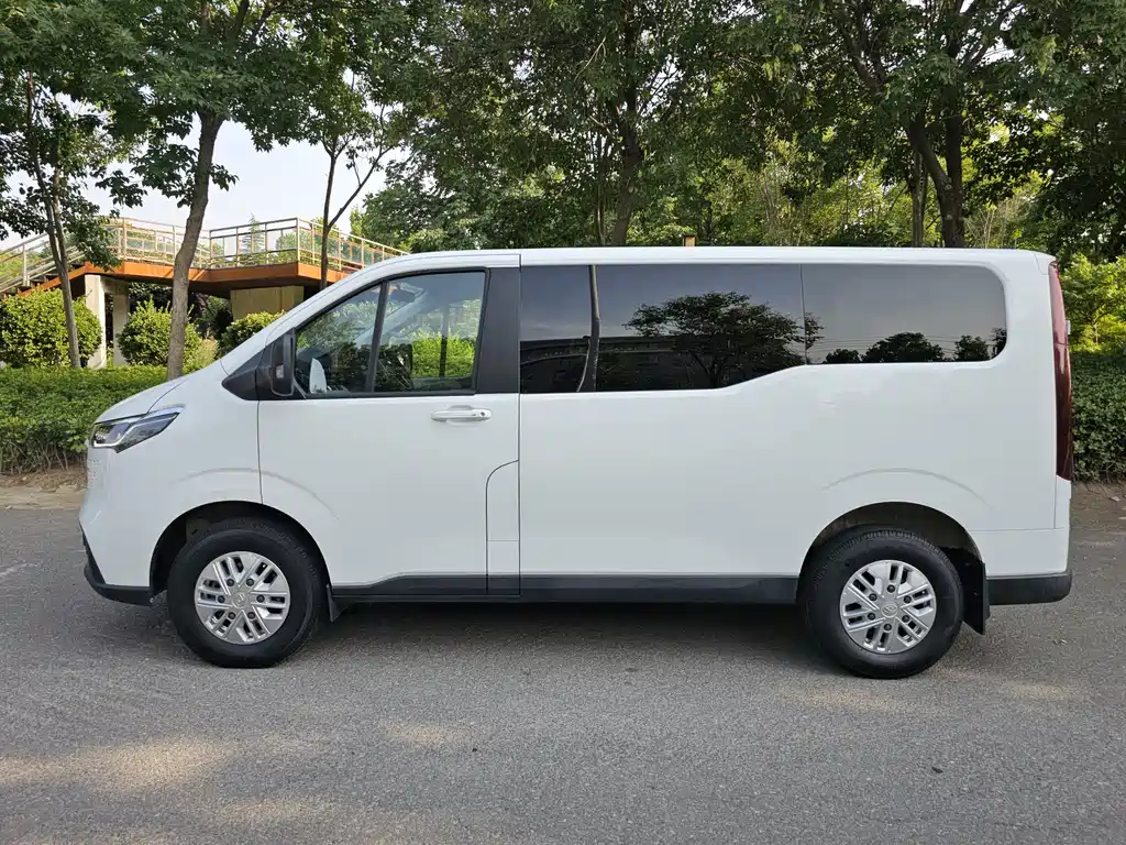 Maxus V70 — миниатюра 7