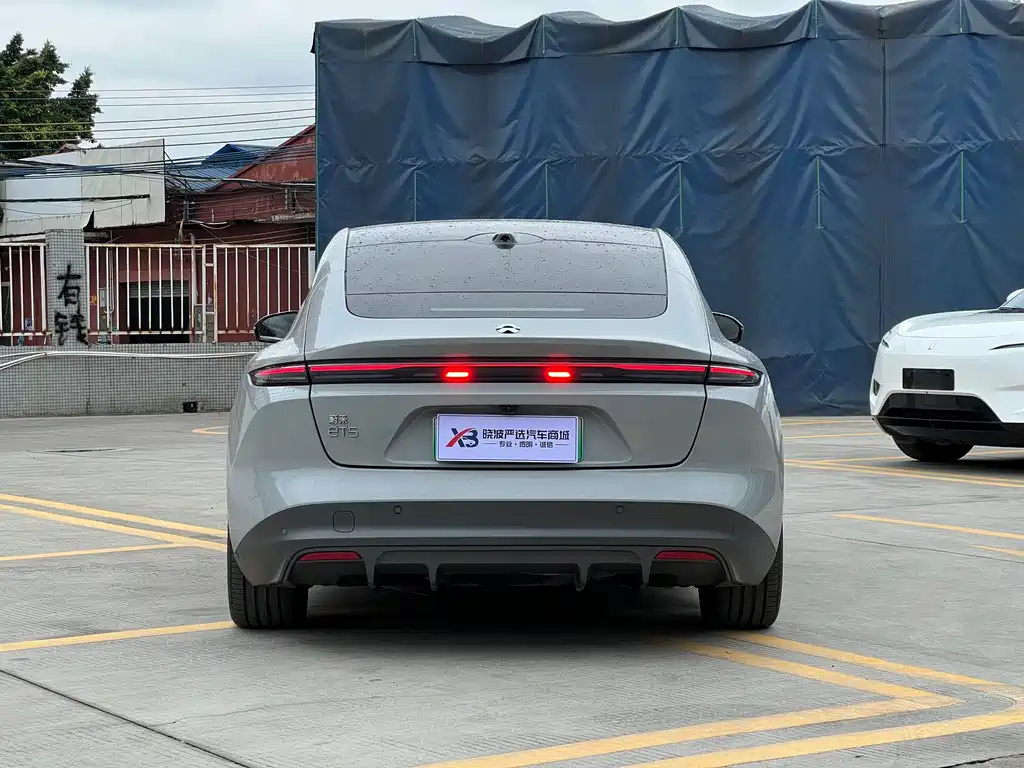 NIO ET5 — миниатюра 2