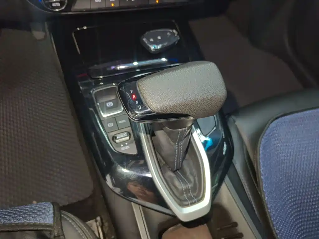 Chevrolet Menlo — миниатюра 14