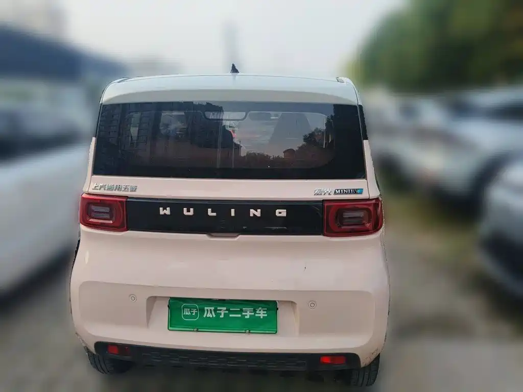Wuling MINIEV — миниатюра 5