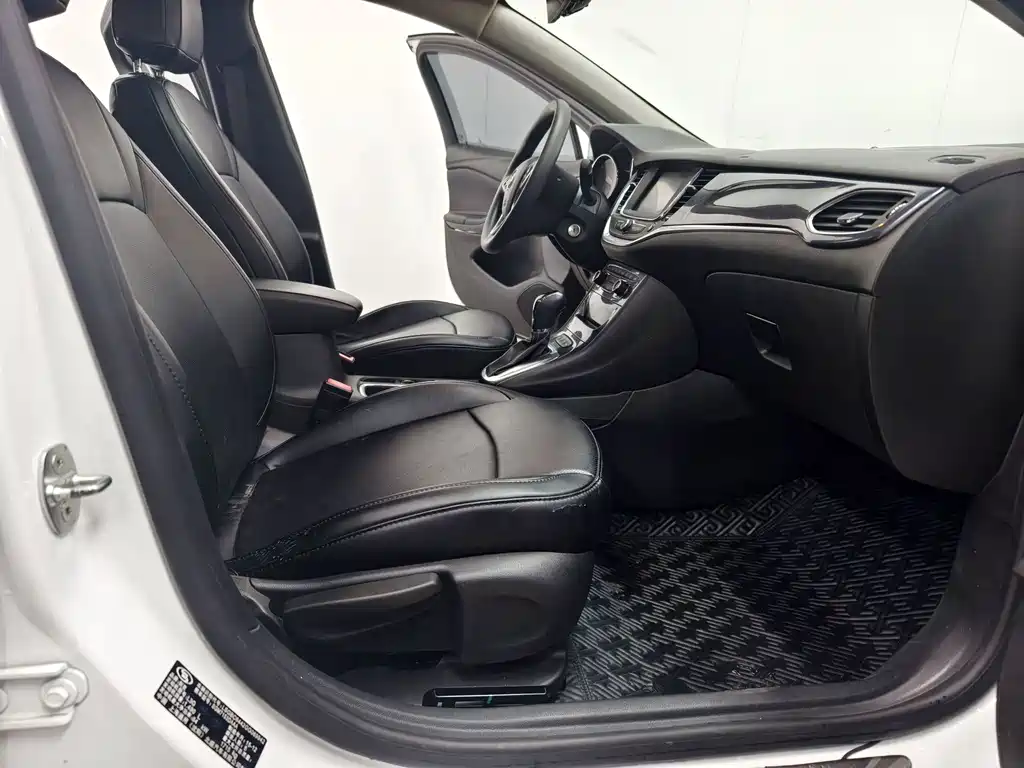 Buick Verano — миниатюра 14
