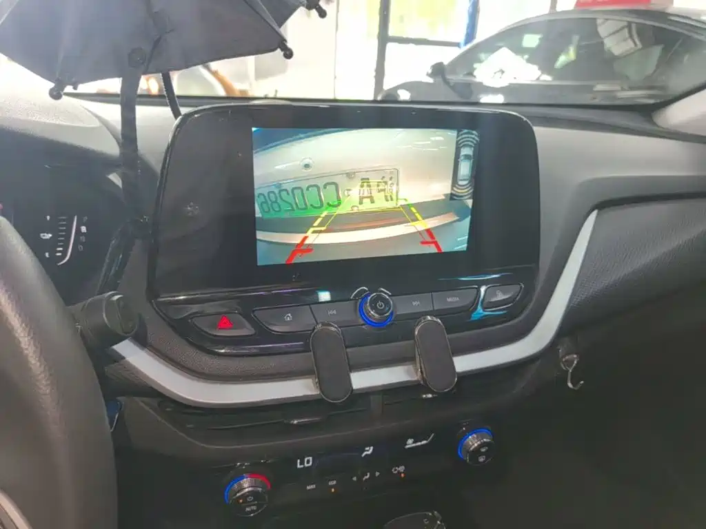 Chevrolet Menlo — миниатюра 13