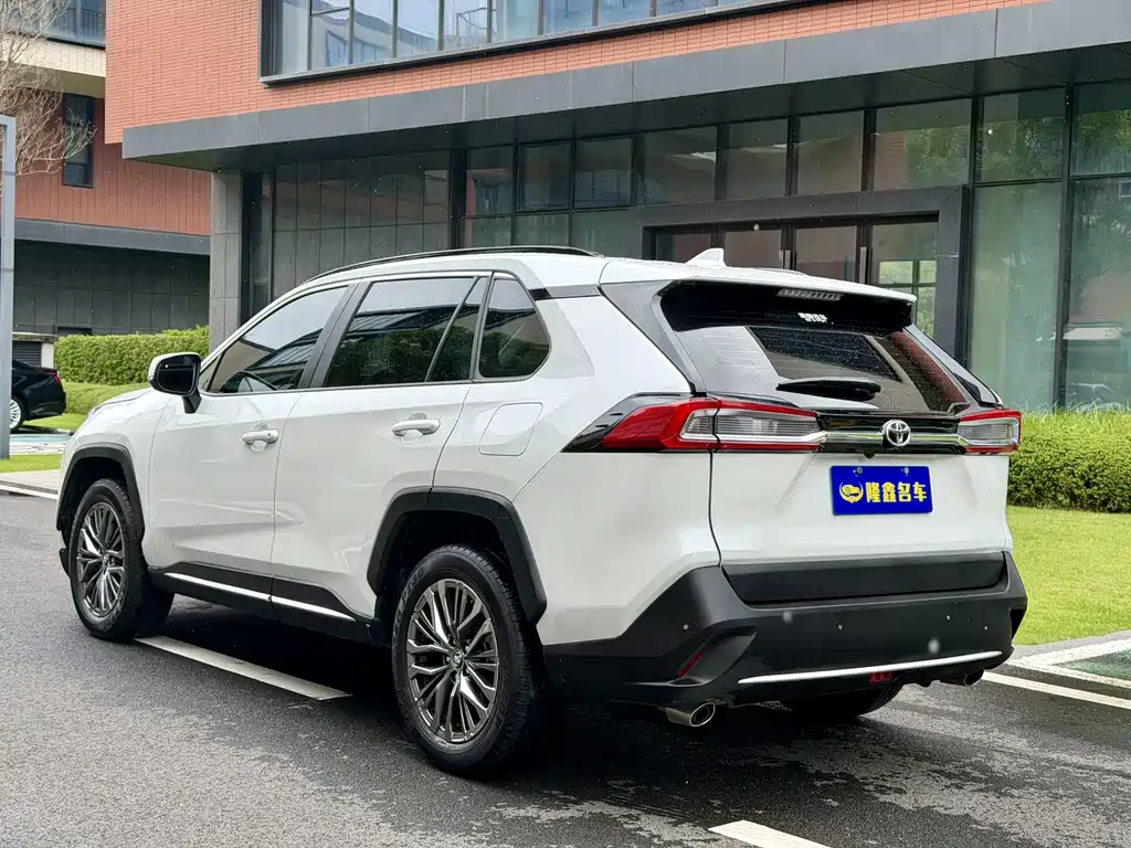 Toyota Wildlander — миниатюра 5