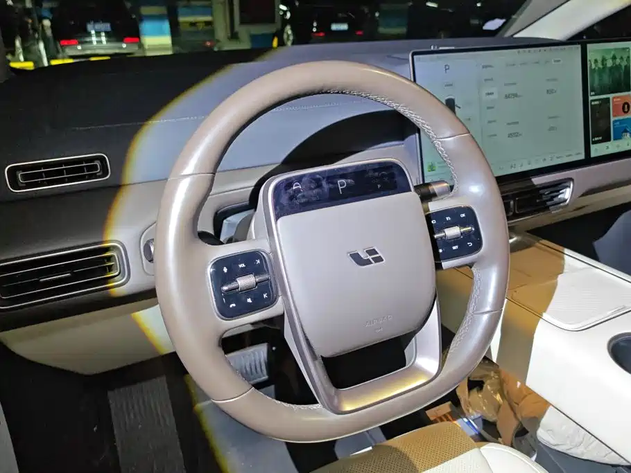 Li Auto Li MEGA — миниатюра 15