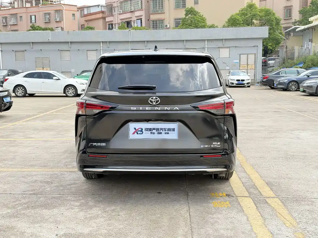 Toyota Sienna — миниатюра 26