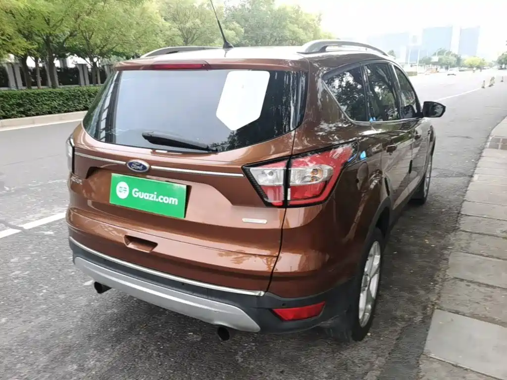 Ford Kuga — миниатюра 7