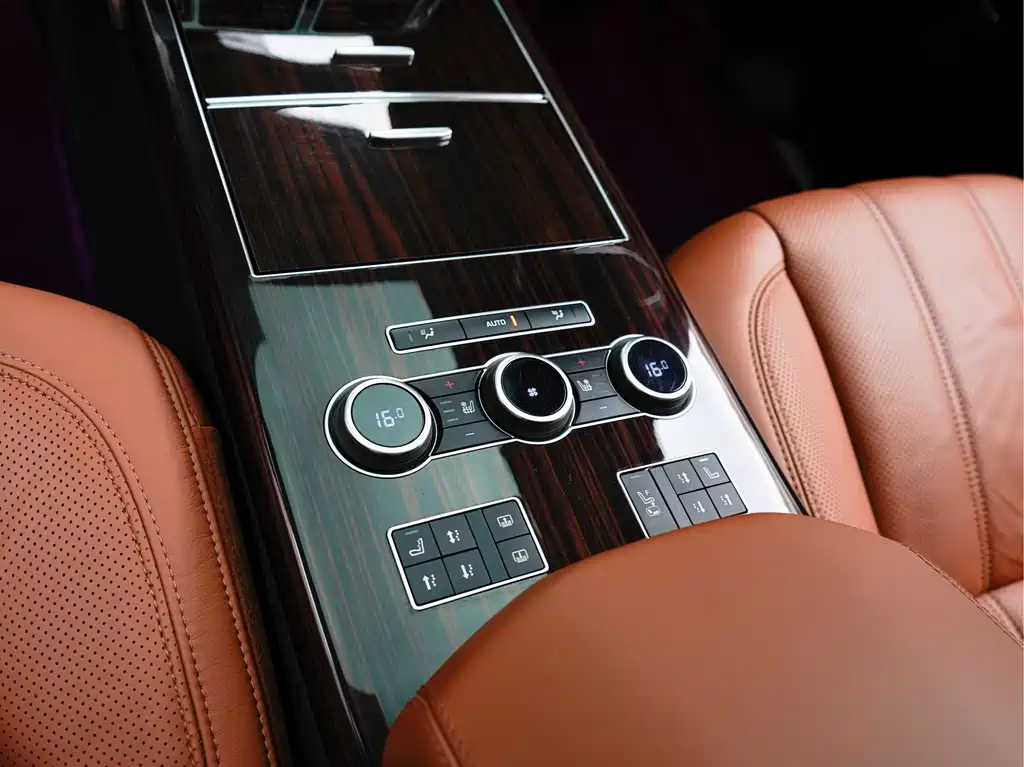 Land Rover Range Rover — миниатюра 17