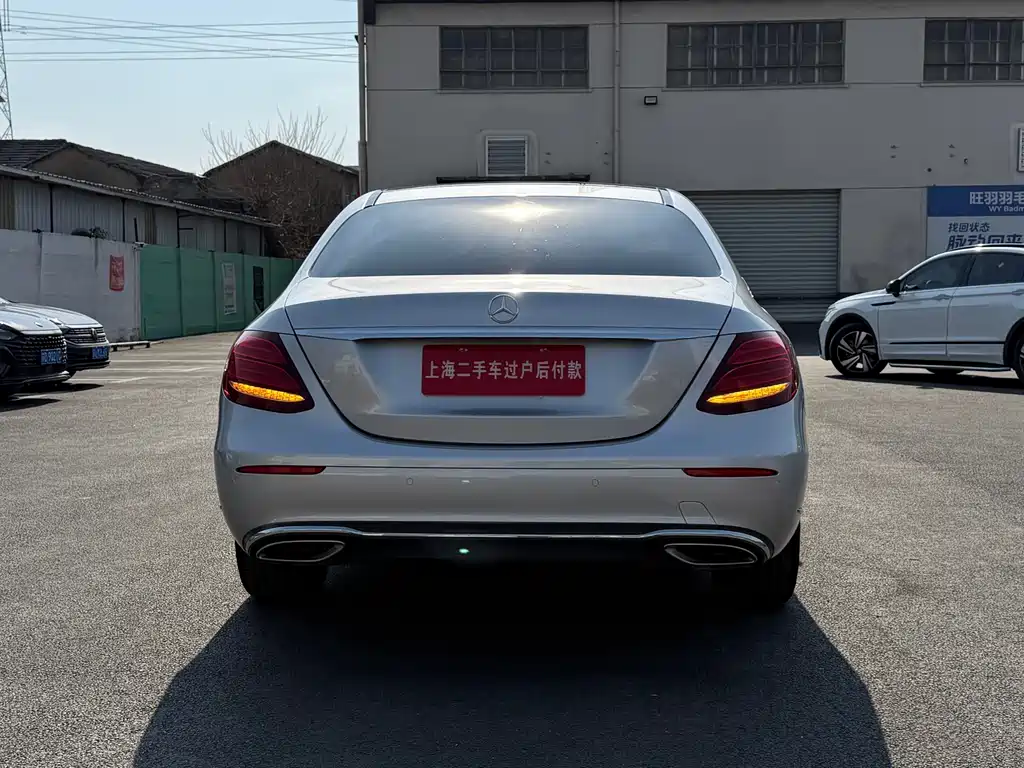 MERCEDES-BENZ E CLASS