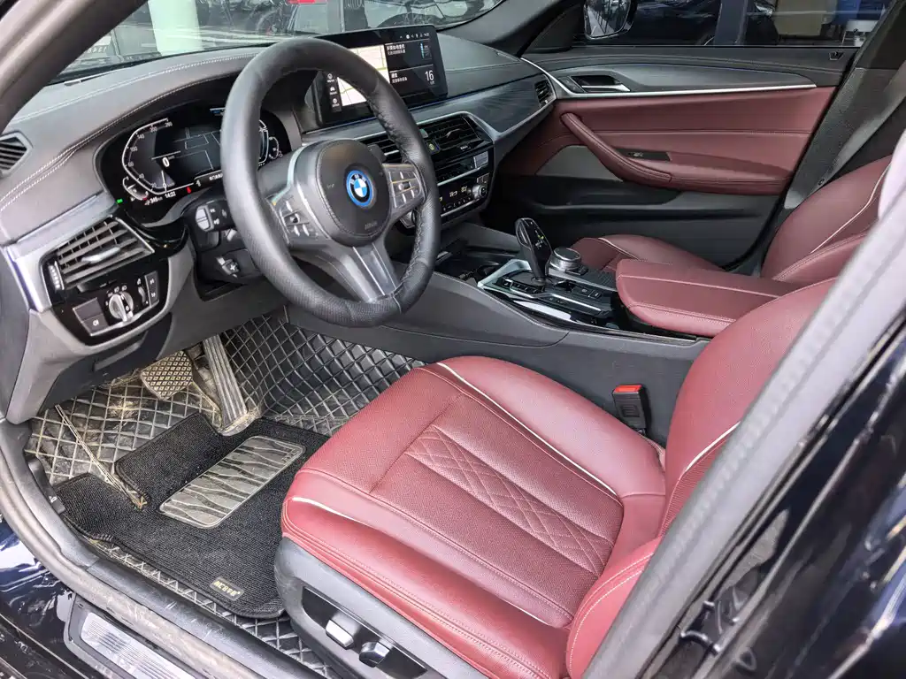 BMW 5 Series New Energy — миниатюра 7