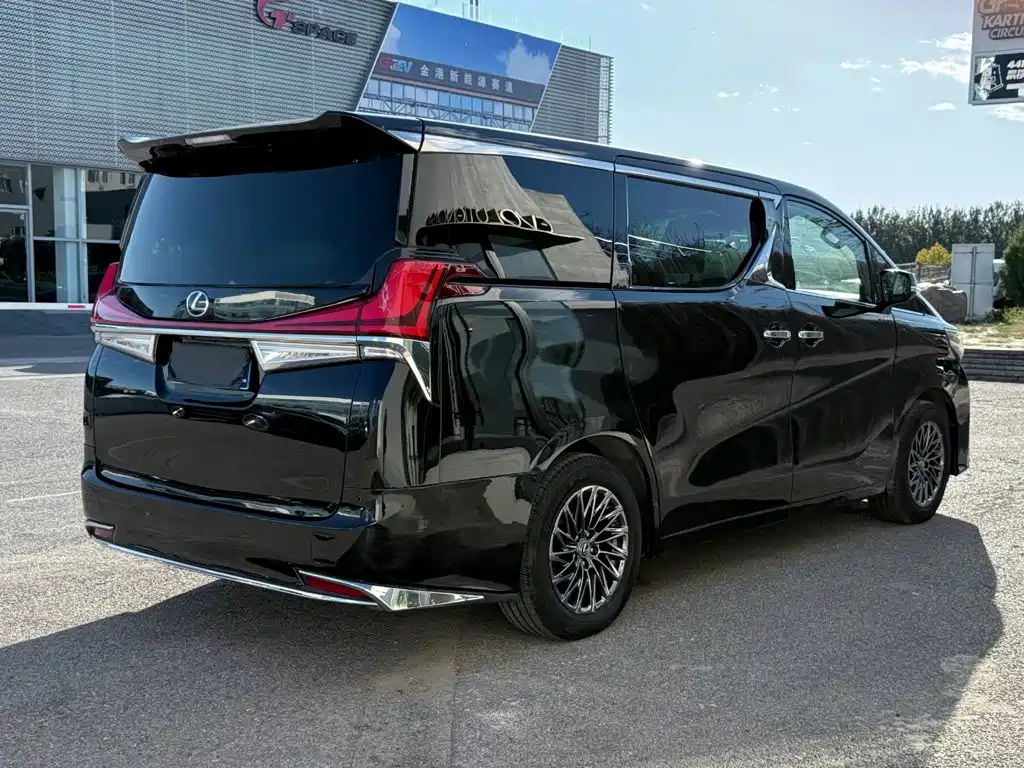 Toyota Vellfire — миниатюра 7