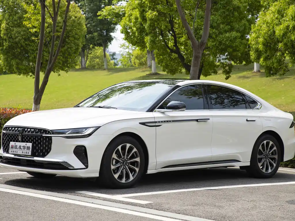 Lincoln Z 2024