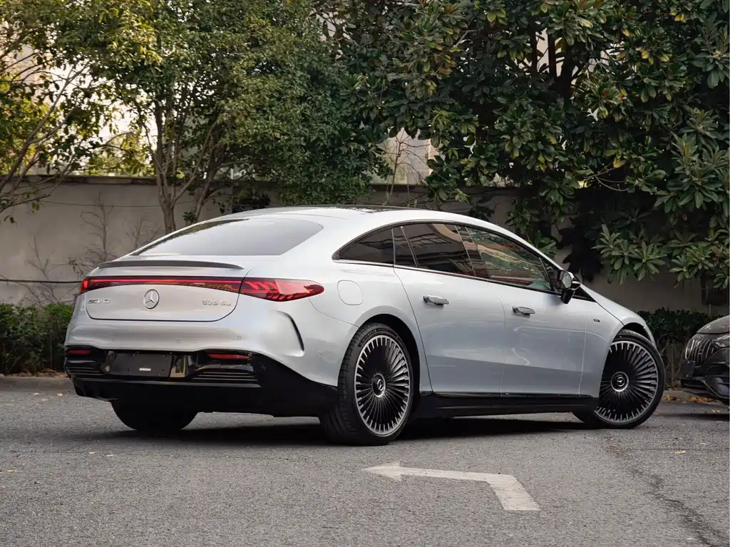 MERCEDES-BENZ EQS AMG