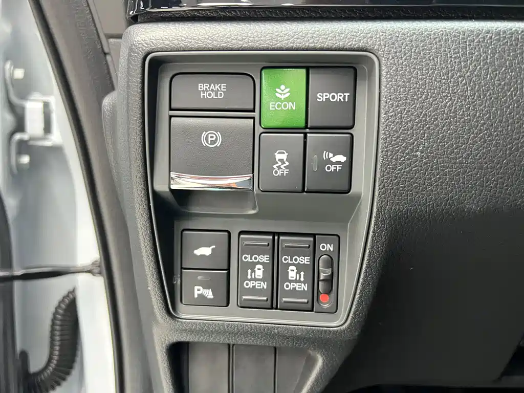 Honda Elysion — миниатюра 13